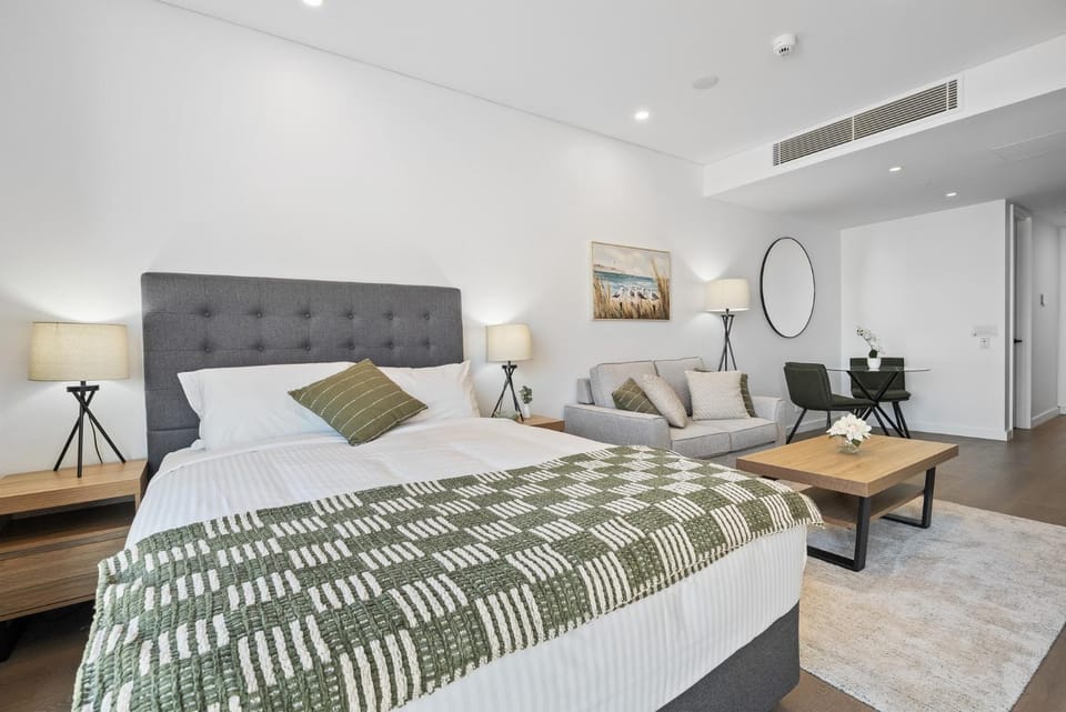 Bright Studio in Trendy North Fremantle Apartment in Perth