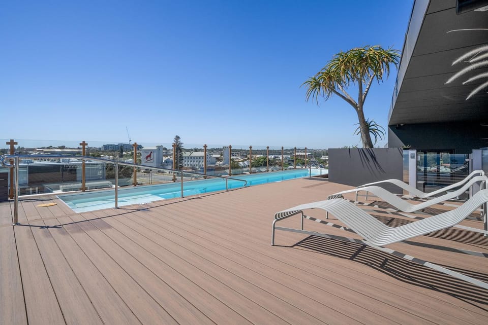 Chic Studio Stay Near Cafés and Coastline Apartment in Perth