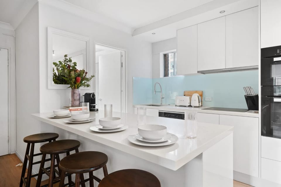 Kitchen or kitchenette, Dining area, stove
