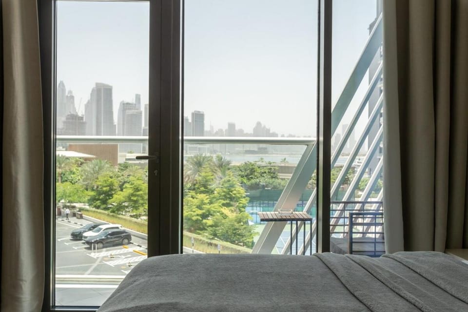 Sea-View Studio at Seven Palm Apartment in Dubai