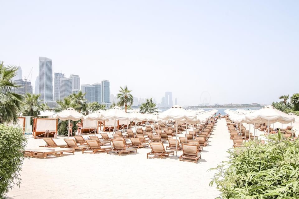 Sea-View Studio at Seven Palm Apartment in Dubai