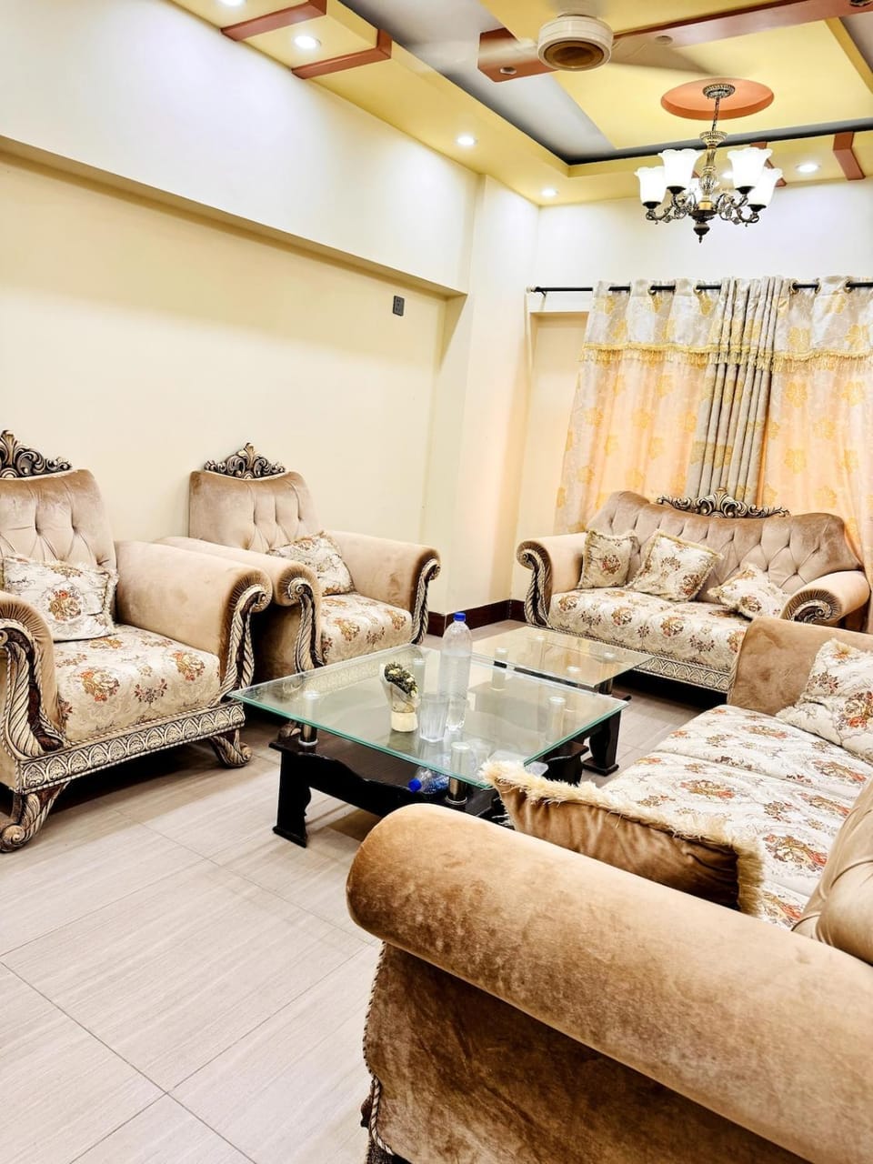 Living room, Seating area
