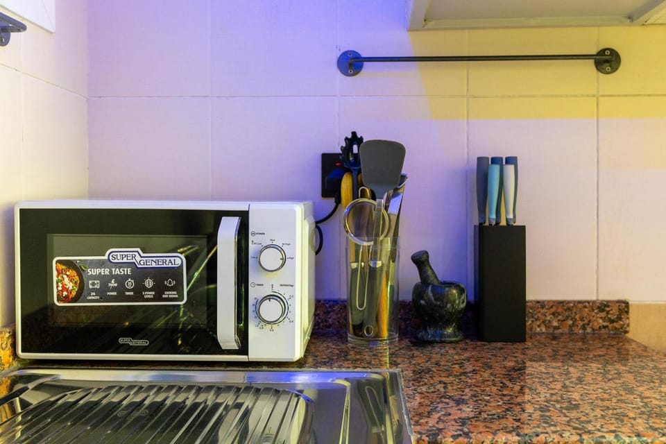 Kitchen or kitchenette, oven, pet friendly, toaster