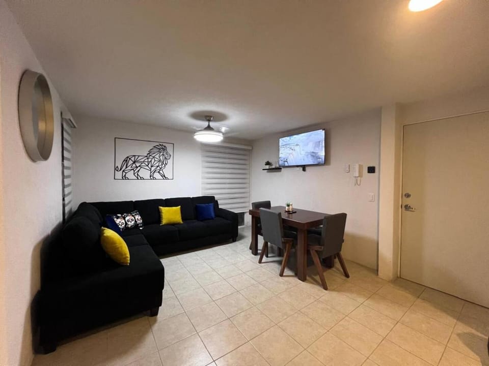 Communal lounge/ TV room, Living room, Seating area