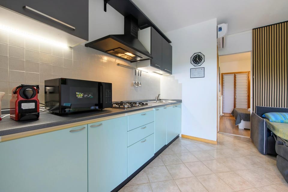Kitchen or kitchenette, Living room