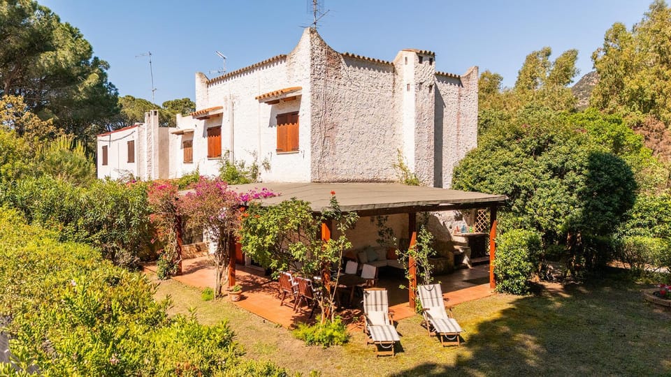 Property building, Garden, Garden view