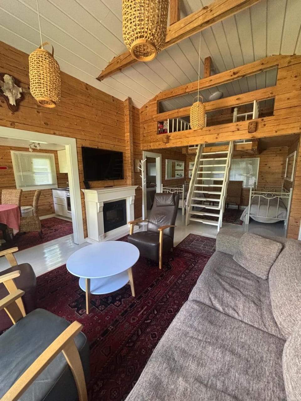 Living room, Photo of the whole room