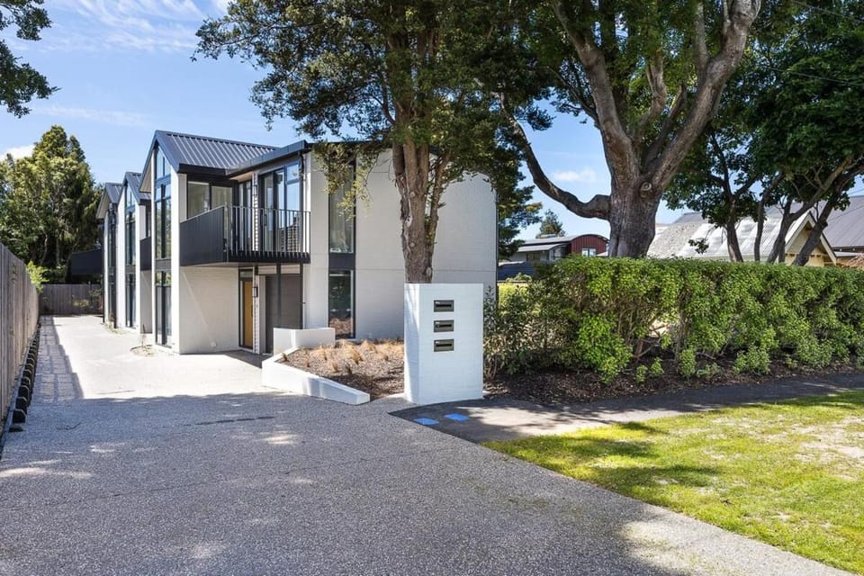 Property building, Neighbourhood, Street view