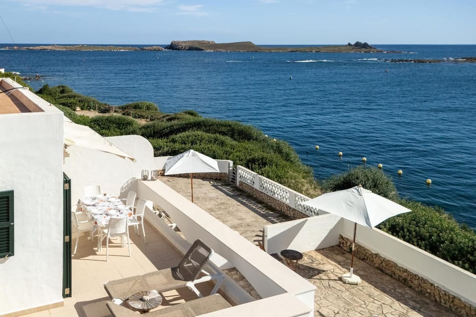 Property building, Off site, Natural landscape, Balcony/Terrace, Landmark view, Sea view