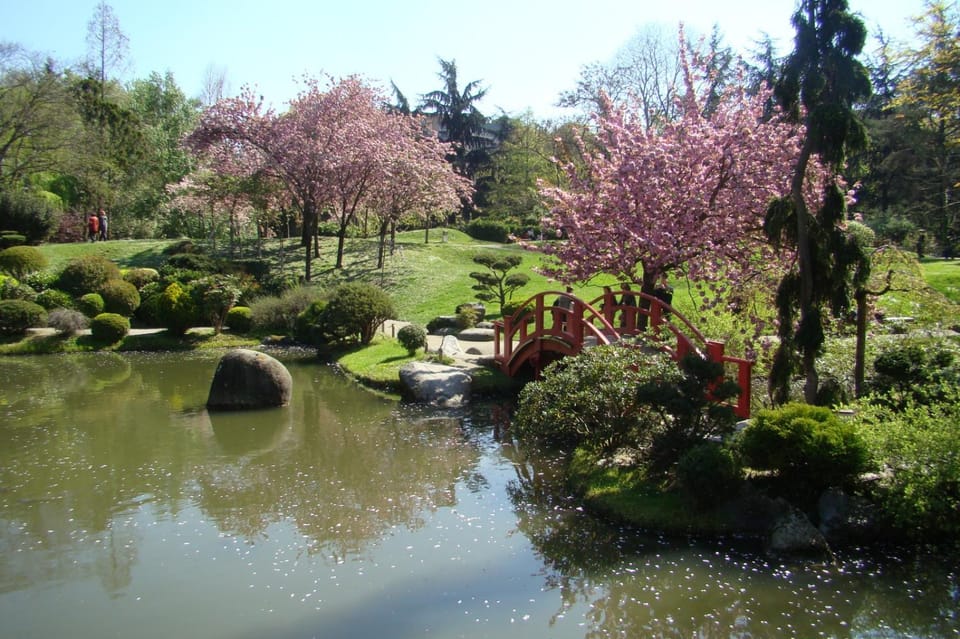 Spring, Off site