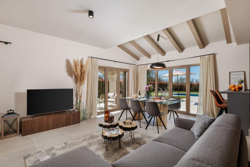 Living room, Dining area