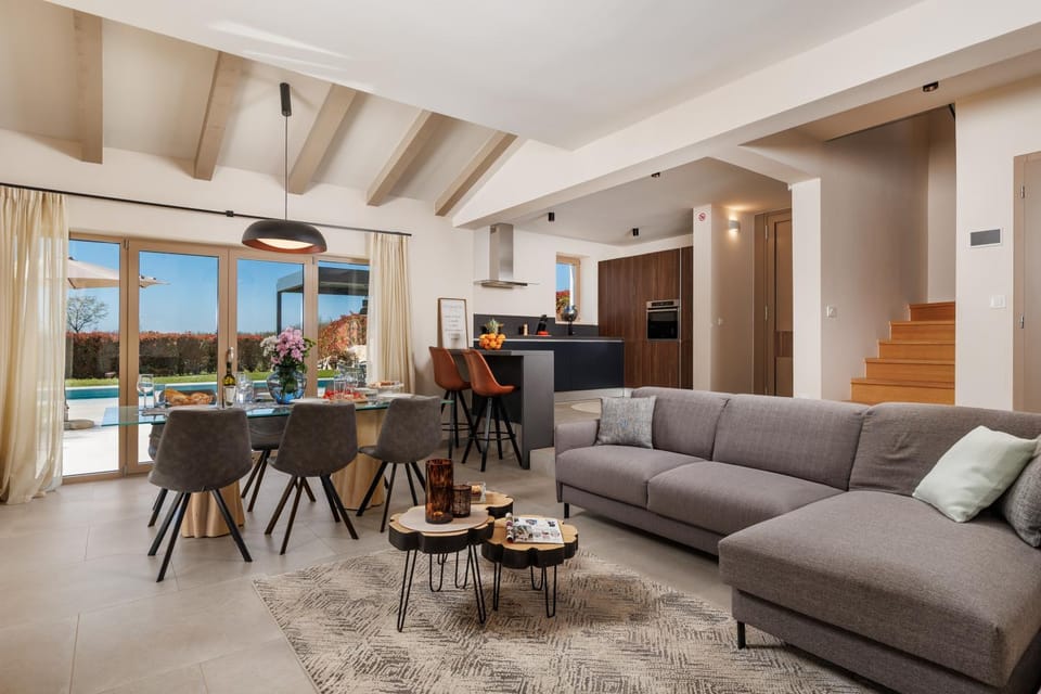Living room, Dining area