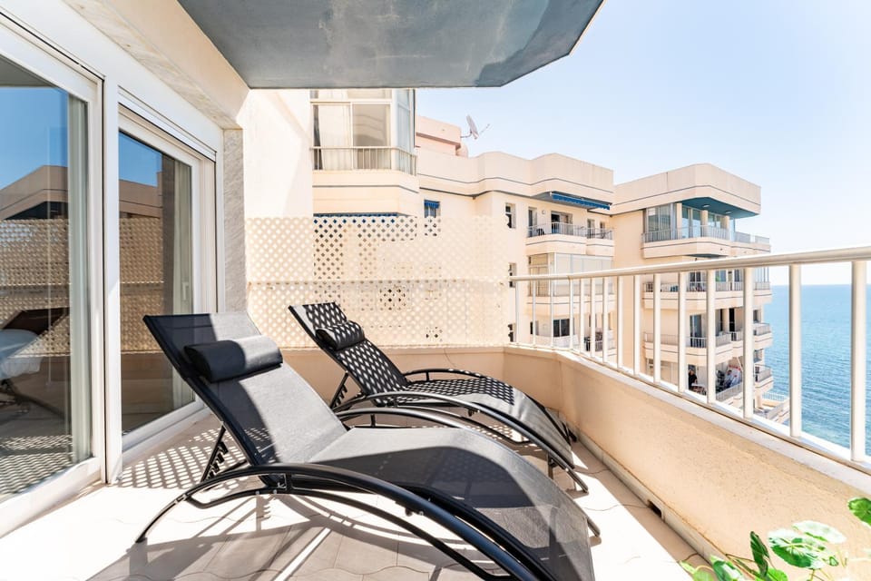 View (from property/room), Balcony/Terrace, Sea view, sunbed