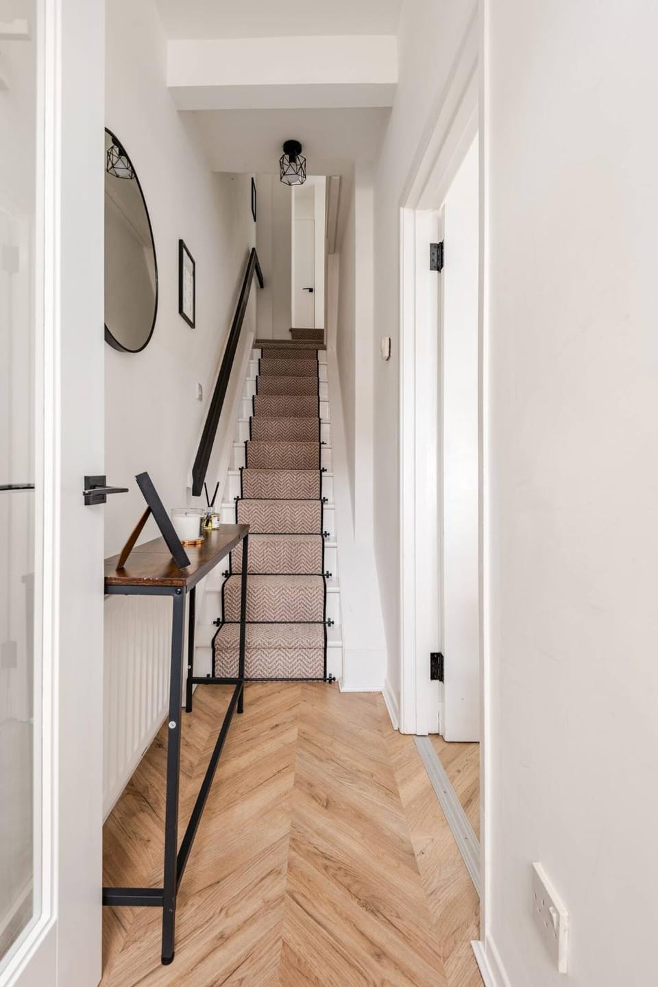 Modern 2BR Free Parking Walk to City House in Belfast