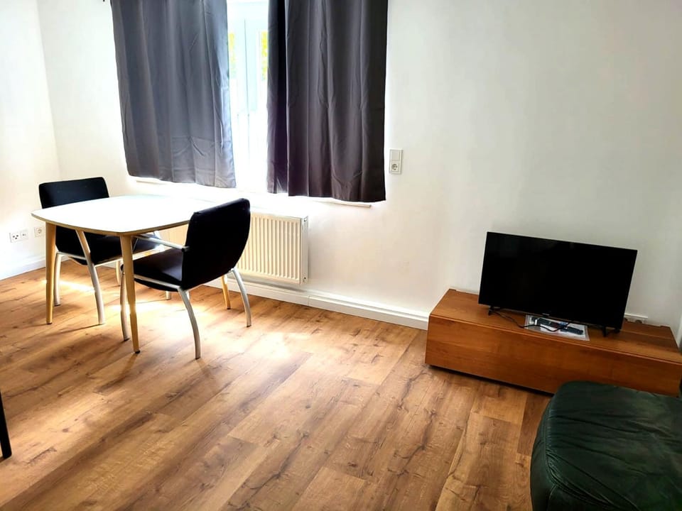 Monteur-Haus Veilchen Berlin Pankow, Französisch-Buchholz Apartment in Berlin