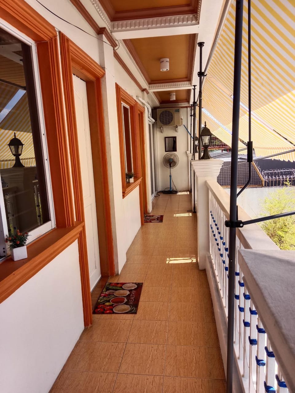 Balcony/Terrace, Food