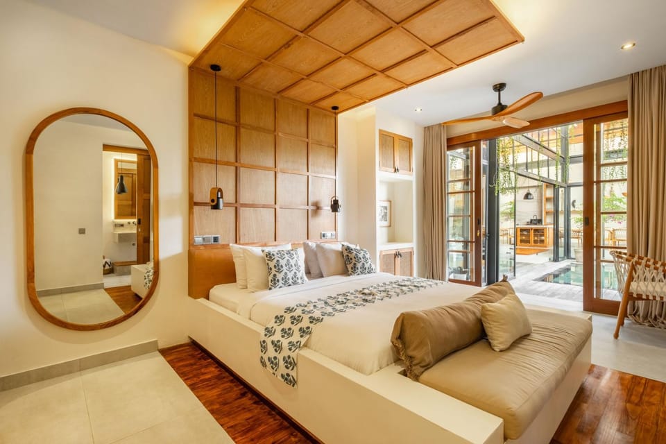 Bed, Seating area, Bedroom, wardrobe