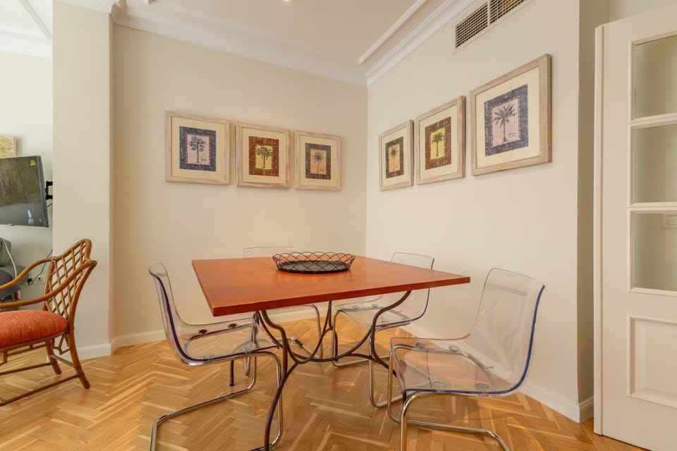 Rey Alfonso Apartamento con Garaje, 6 pax Apartment in Seville