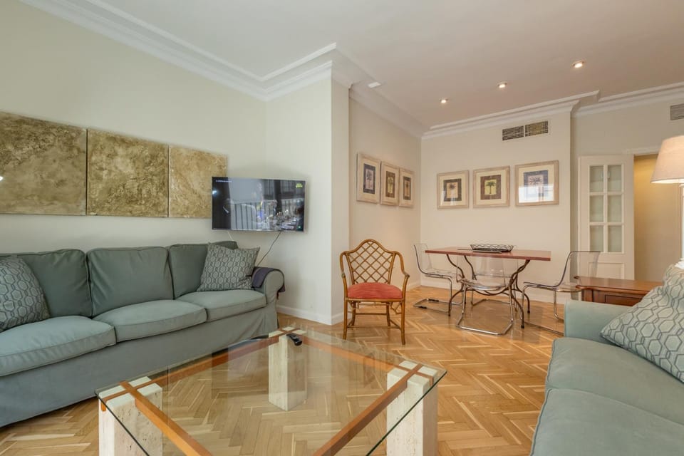 Rey Alfonso Apartamento con Garaje, 6 pax Apartment in Seville