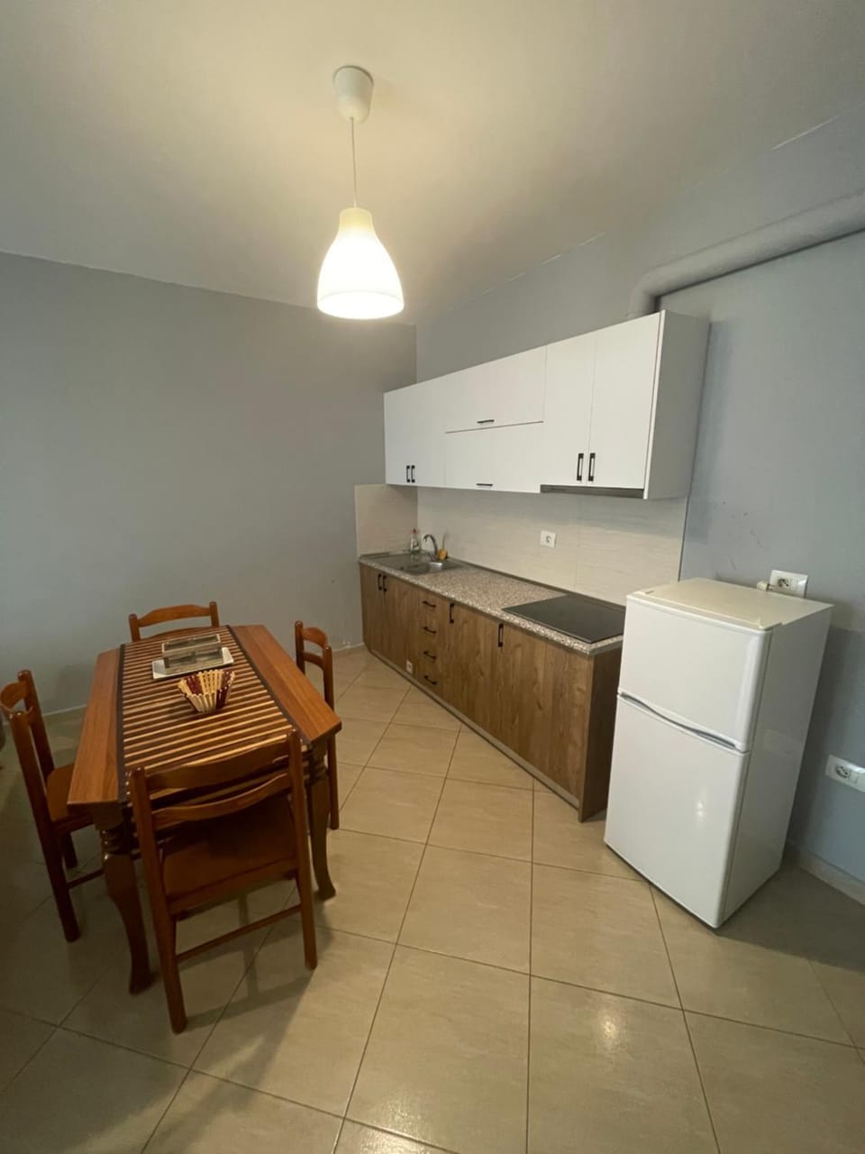 Kitchen or kitchenette, Dining area, stove