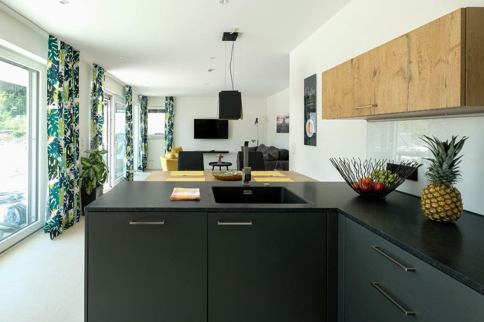 TV and multimedia, Kitchen or kitchenette, Seating area, Dining area, dishwasher, oven, stove