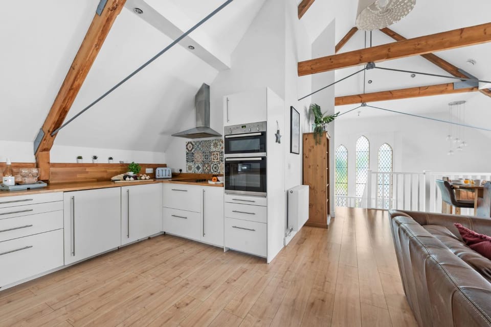 Coffee/tea facilities, Kitchen or kitchenette, Dining area, dishwasher, oven, pet friendly, stove