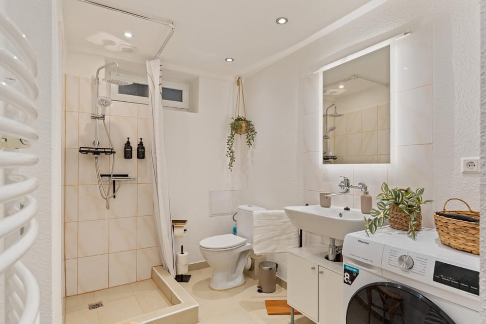 Shower, Toilet, Bathroom, Photo of the whole room, washing machine