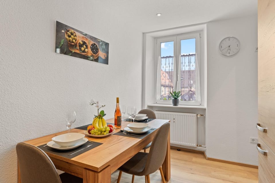 Kitchen or kitchenette, Photo of the whole room, Dining area, Food, kitchen