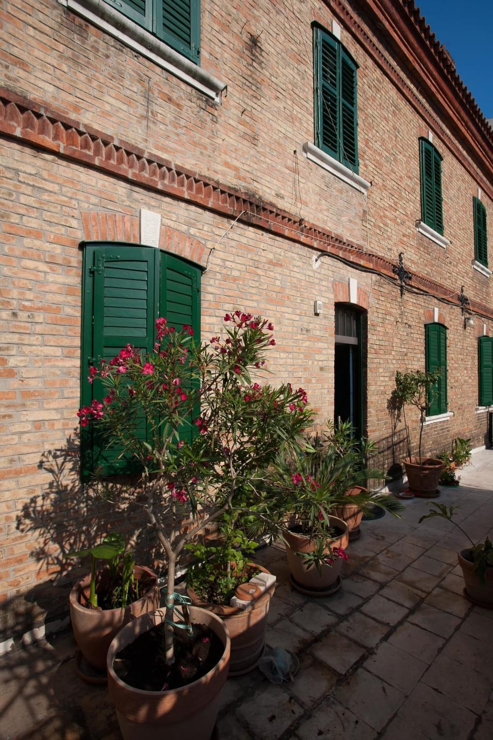 Property building, Facade/entrance, Spring