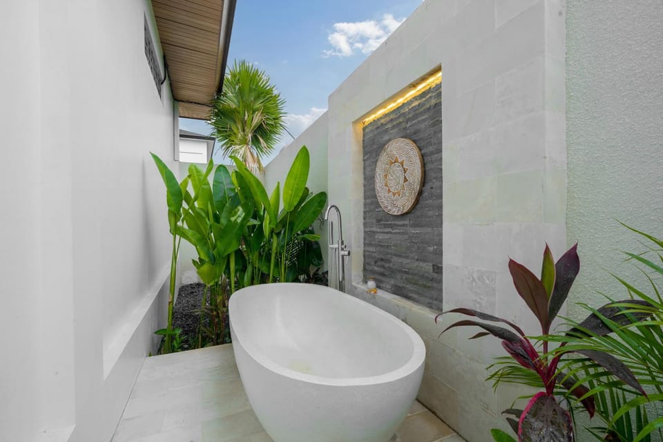 Bathroom, Bath
