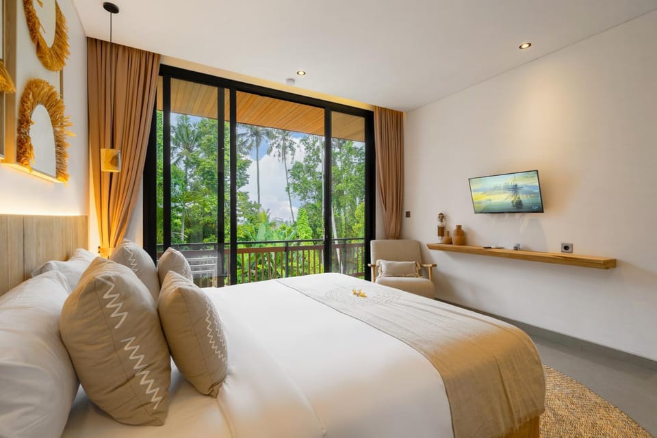 Bed, TV and multimedia, View (from property/room), Photo of the whole room, Bedroom, internet, air conditioner