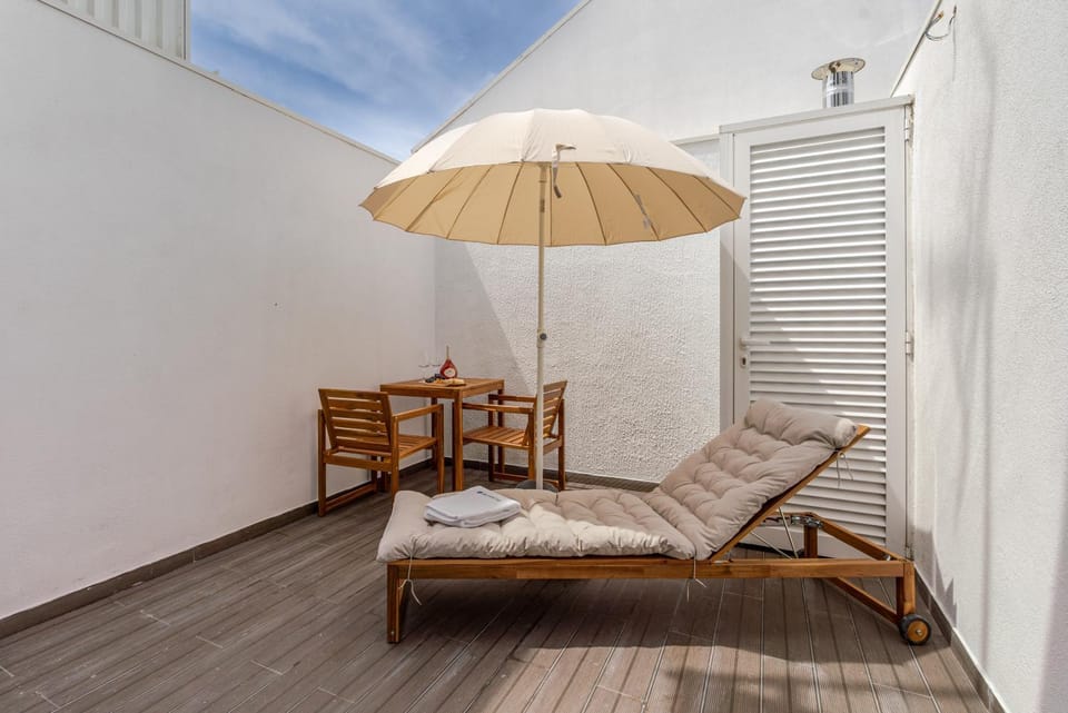 Patio, Balcony/Terrace, sunbed