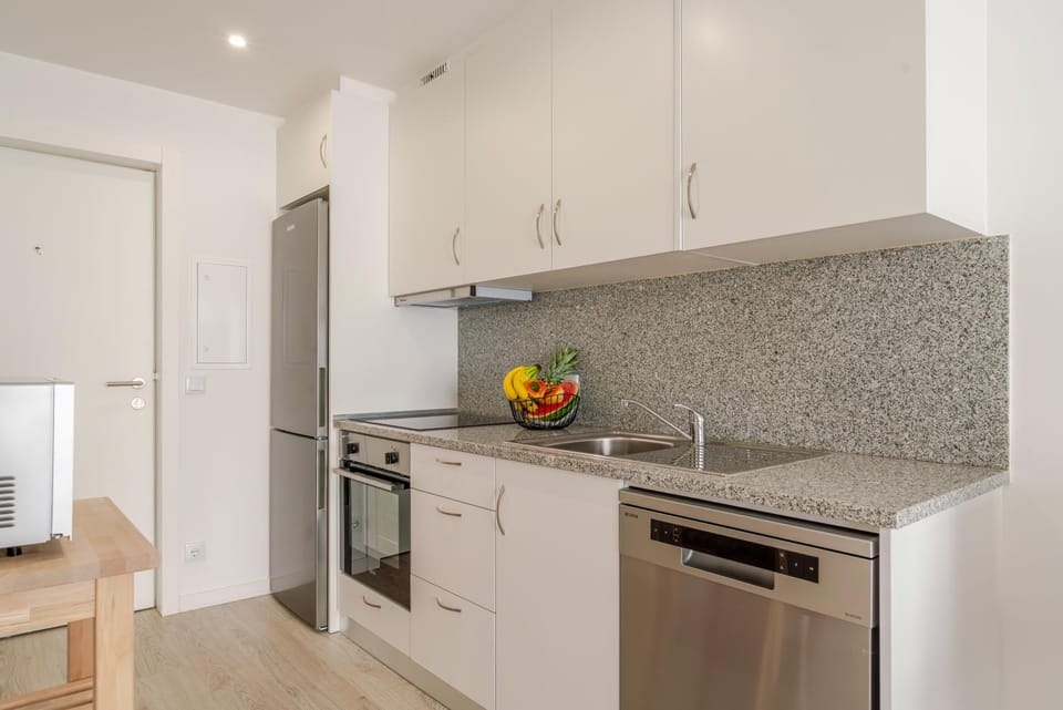 Kitchen or kitchenette, dishwasher, oven, pet friendly, stove, toaster