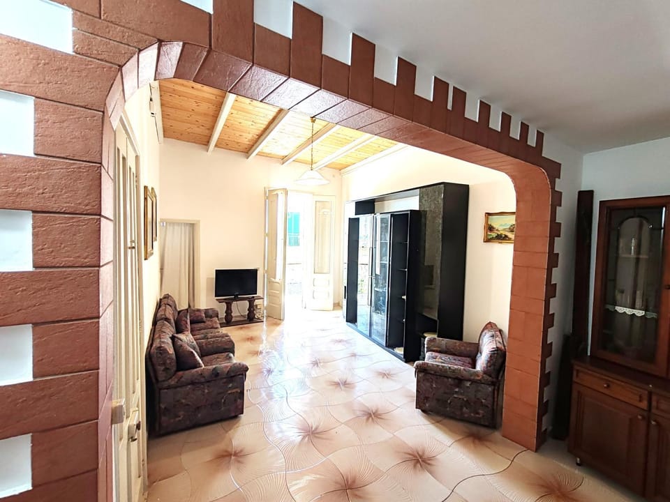 Communal lounge/ TV room, Living room, Seating area