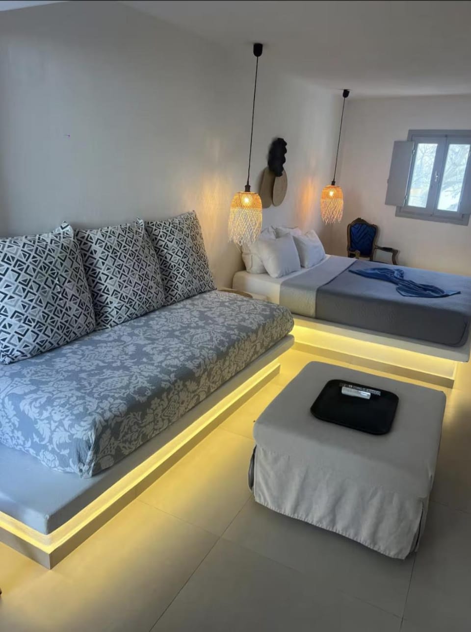 Bed, Living room, Photo of the whole room, Seating area, Bedroom, towels