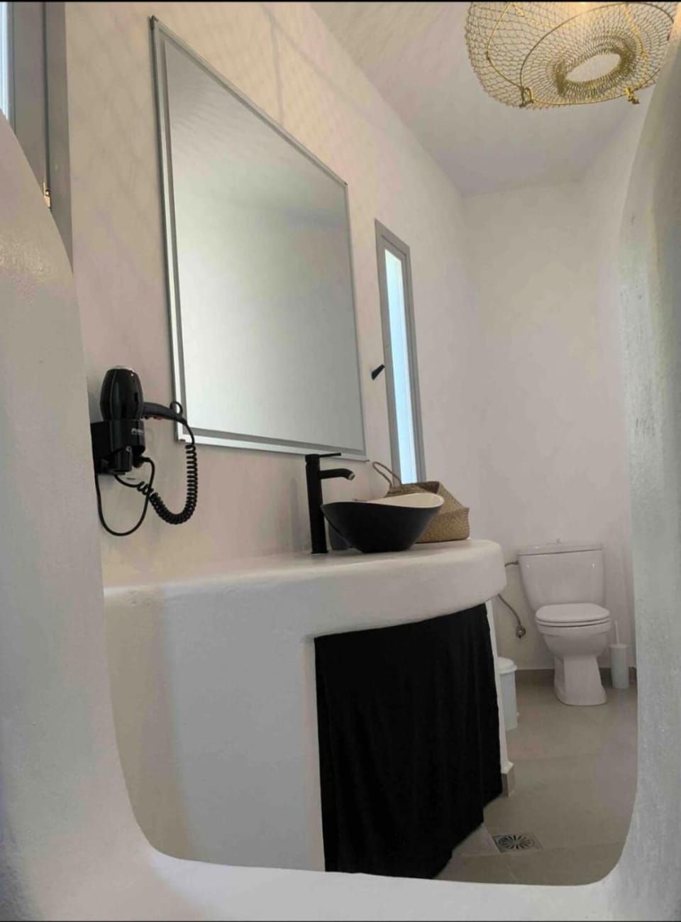 Rembelos Santorini Apartment in Perissa