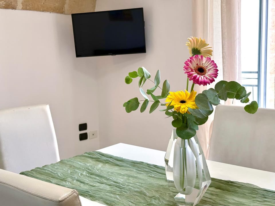 Decorative detail, Dining area