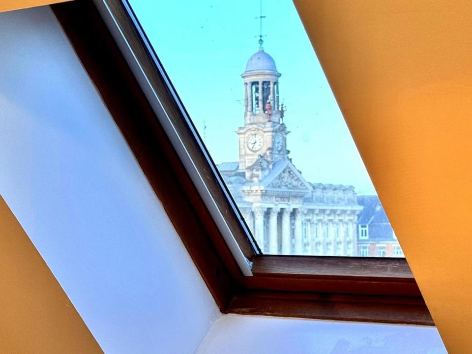 Superbe appart sur la place Apartment in Cambrai