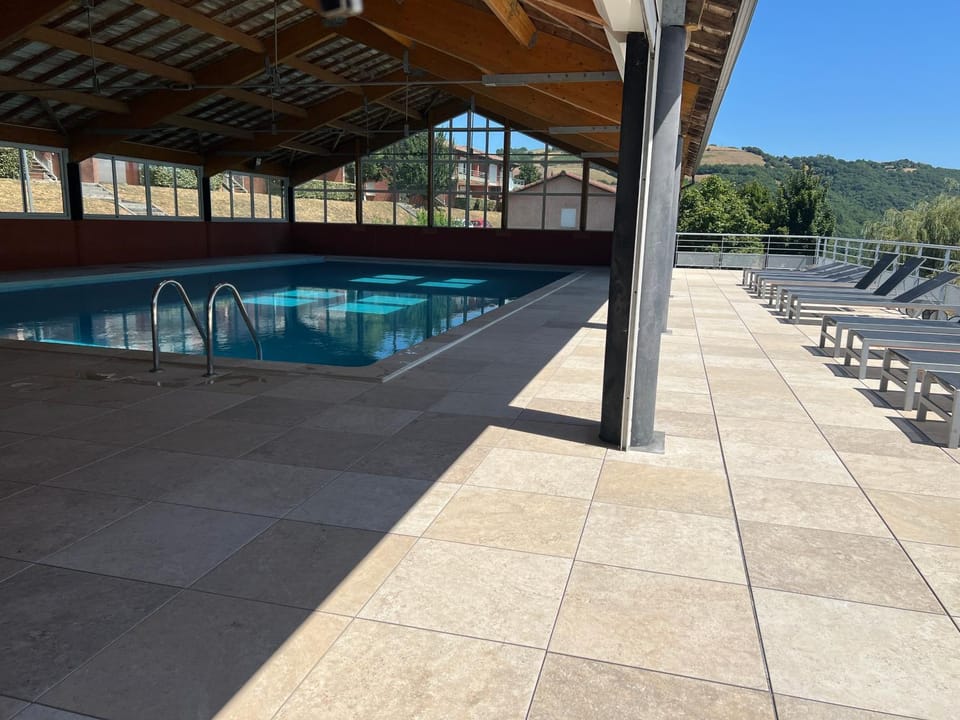 La belle vue - piscine - clim Apartment in Occitanie