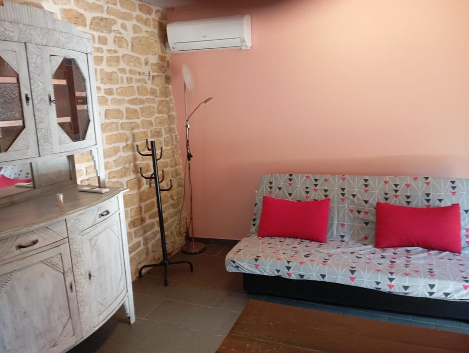 Seating area, Bedroom