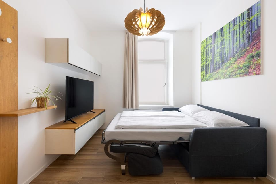 Bed, Living room