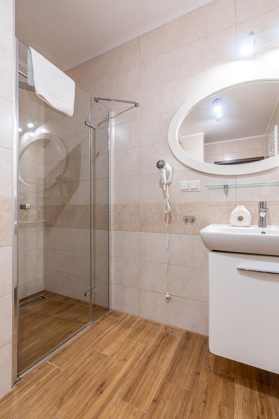 Shower, Bathroom, towels