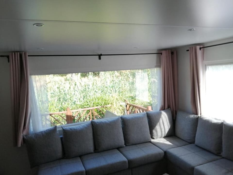 Mobil home tout équipé 6 places au calme Fréjus Campground/ 
RV Resort in Fréjus