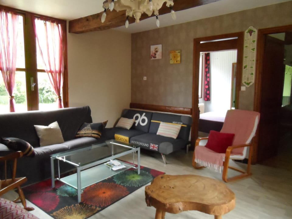 Communal lounge/ TV room, Living room, Seating area