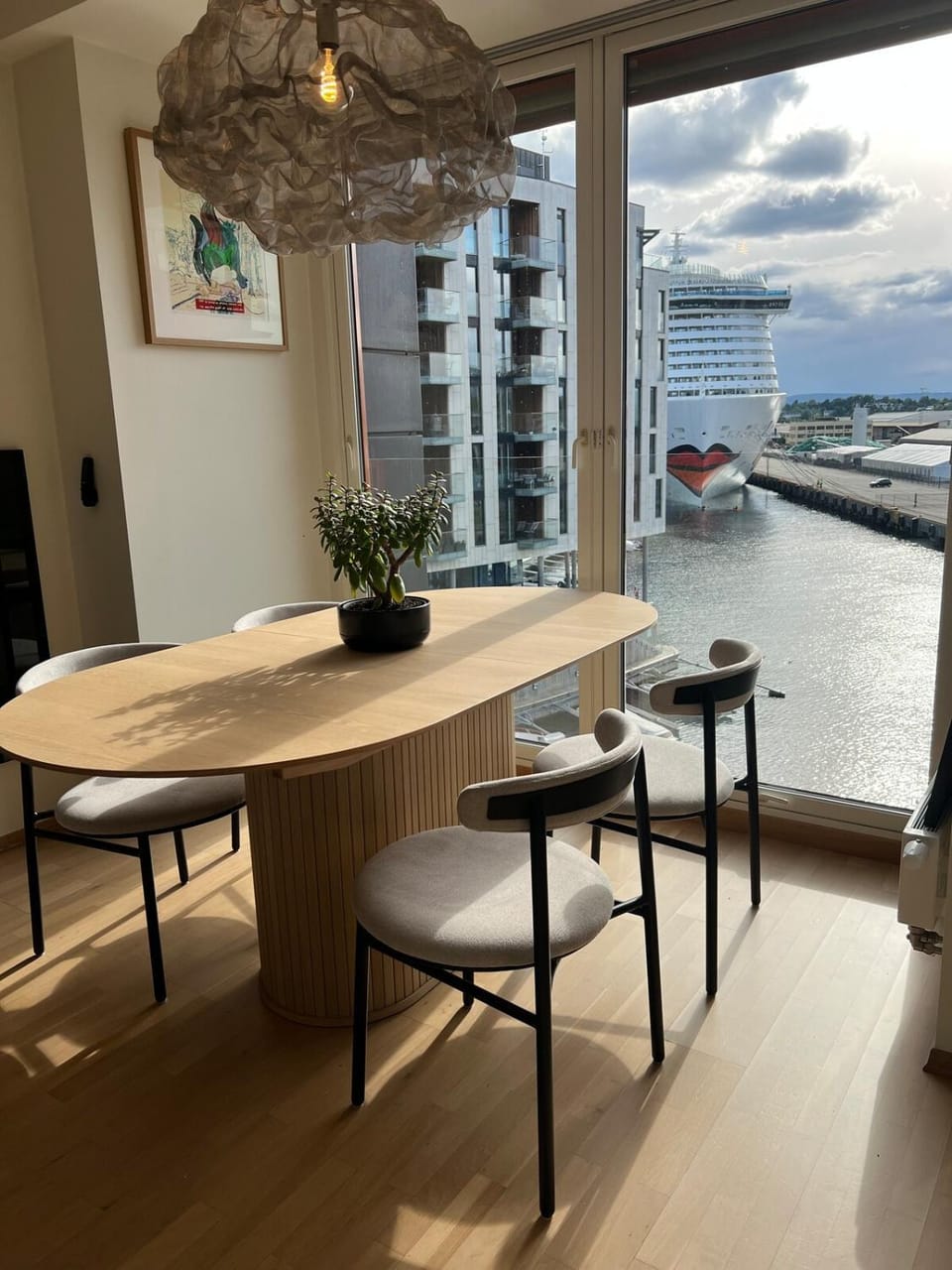 Day, Natural landscape, View (from property/room), Balcony/Terrace, Living room, Seating area, Dining area, Lake view, River view