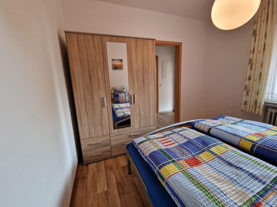 Bed, Bedroom, wardrobe