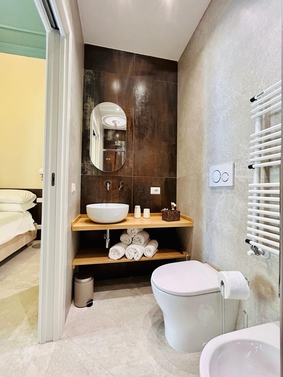 Shower, Toilet, Bathroom, bidet, towels
