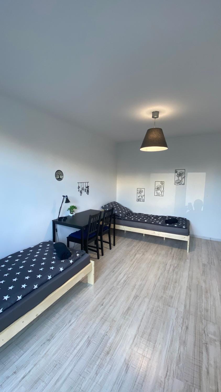 Bed, Photo of the whole room, Seating area