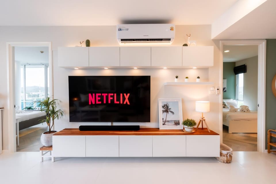 TV and multimedia, Living room, Evening entertainment, air conditioner