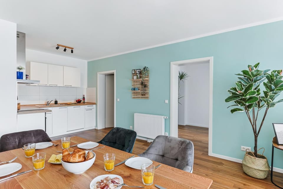 Kitchen or kitchenette, Living room, Seating area, Dining area, stove